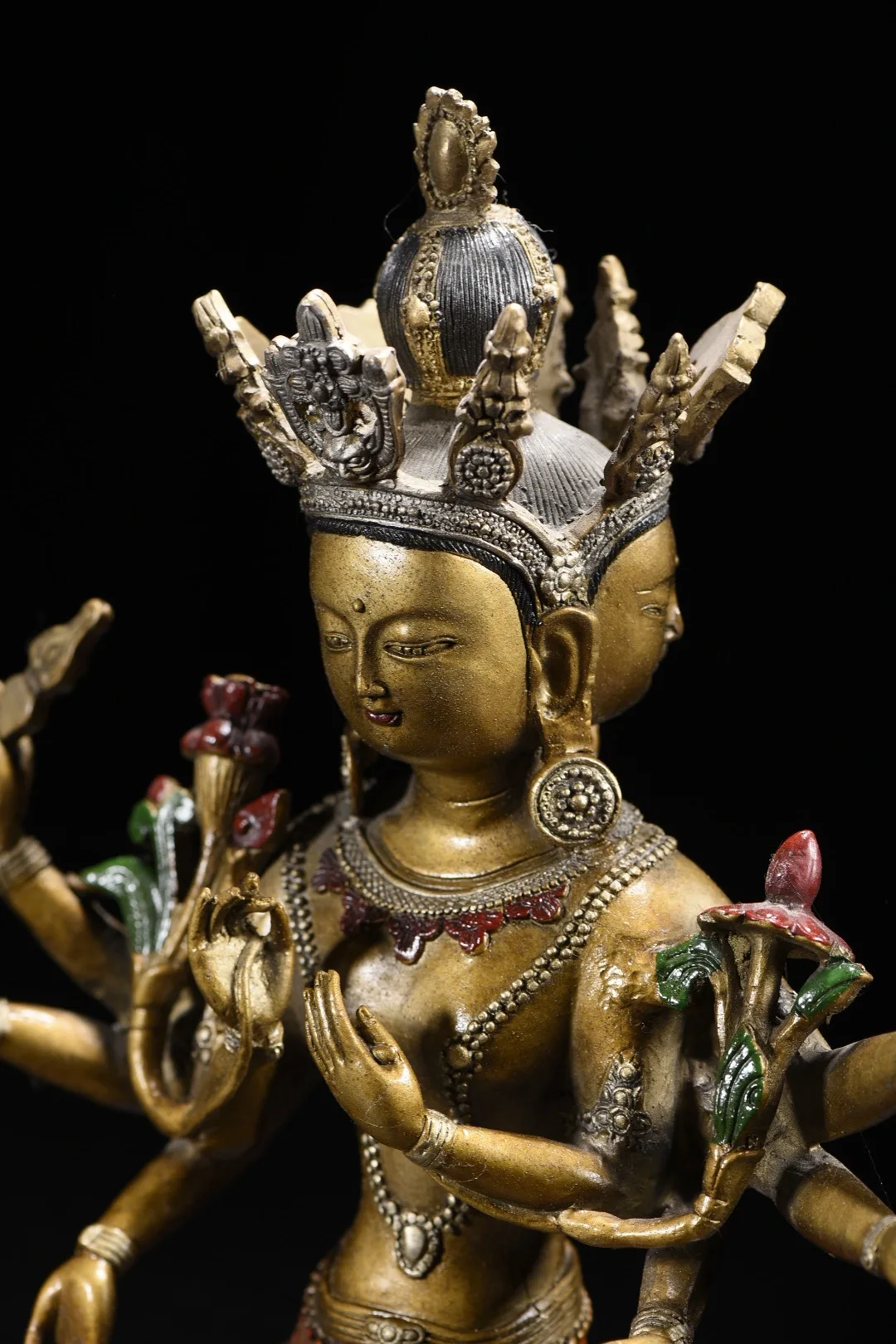 Old Bronze Painted 3 heads and 8 arms  Namgyalma Sitting Buddha Lotus Buddha Terrace Amitabha Buddha Worship Hall