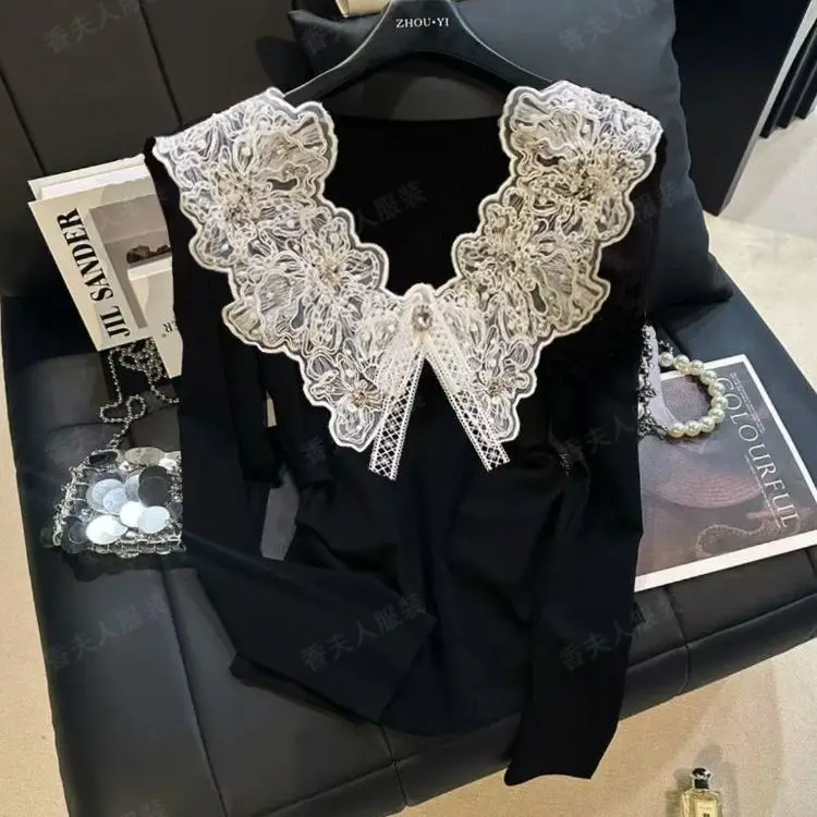 

Super good-looking lace splicing long-sleeved T-shirt autumn high-end temperament slim top niche foreign style