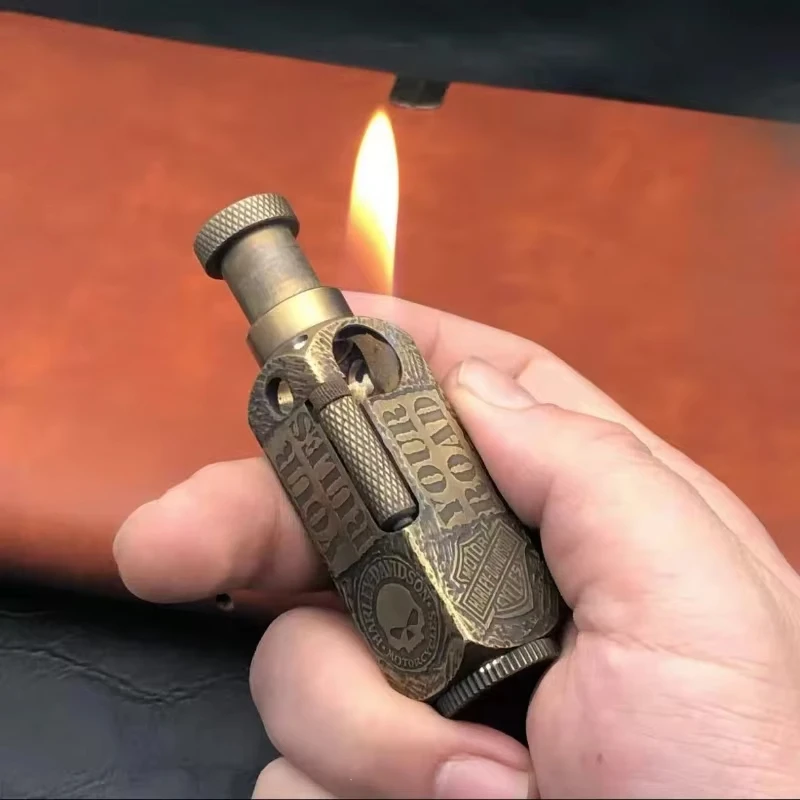 

Luxury Heavy-Duty Trench Shaped Brass Kerosene Lighter Hexagonal Patterns Laser Carved Retro Personalized Collection Creative