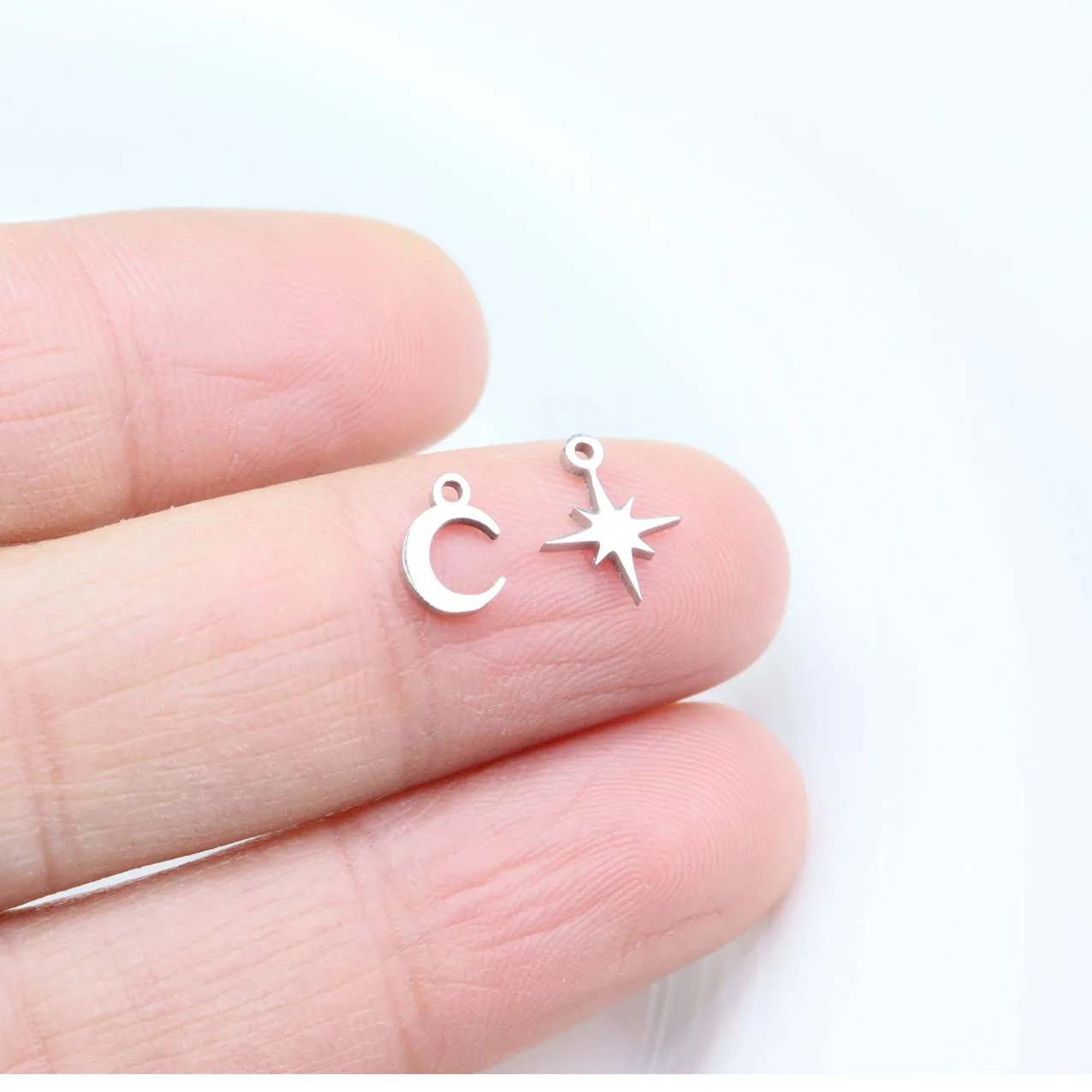 10pcs Stainless Steel Shiny Mini Star Moon Charms Pendant DIY Handcraft Waterproof Women\'s Fashion Jewelry Accessory