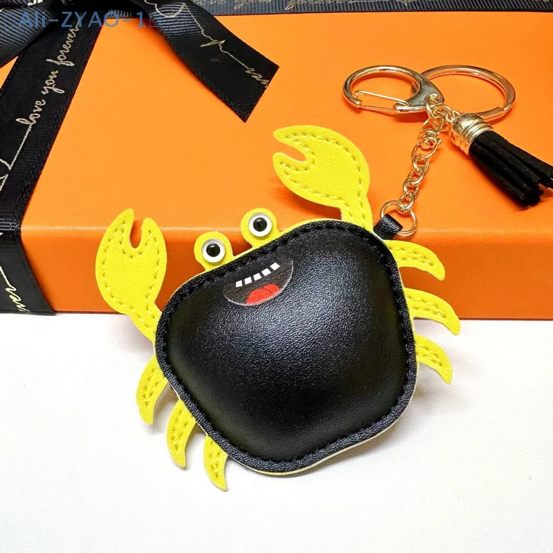 

【ZYAO-1】1 PCS Simple And Fashionable Leather Crab Car Keychain Bag Creative Headphone Bag Pendant Accessories