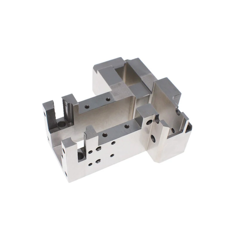 Dostosowane metalowe części obrabiane SKD11 do obróbki cieplnej uchwyt mocujący frezowanie CNC centrum obróbkowe do szlifowania drutu