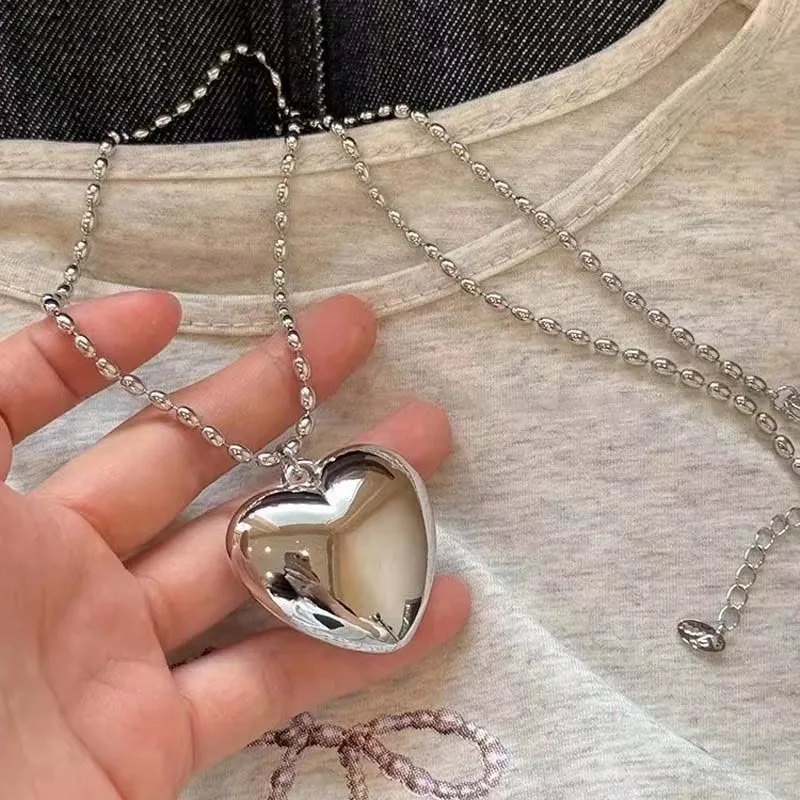Y2K Silver Color Love Heart Pendant Necklace For Women Simple Metal Long Round Bead Sweater Chain Necklace Aesthetic Jewelry