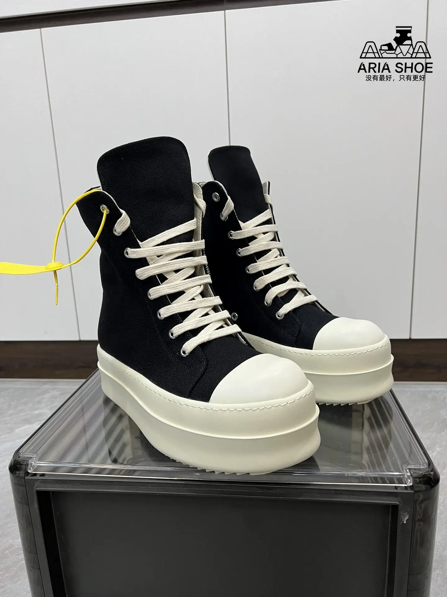 

Men's Casual Sneakers Women Shoes White Thick Soled Black Canvas High Top Lacing Up Zipper Flat Shoelaces Design Platform Shoes