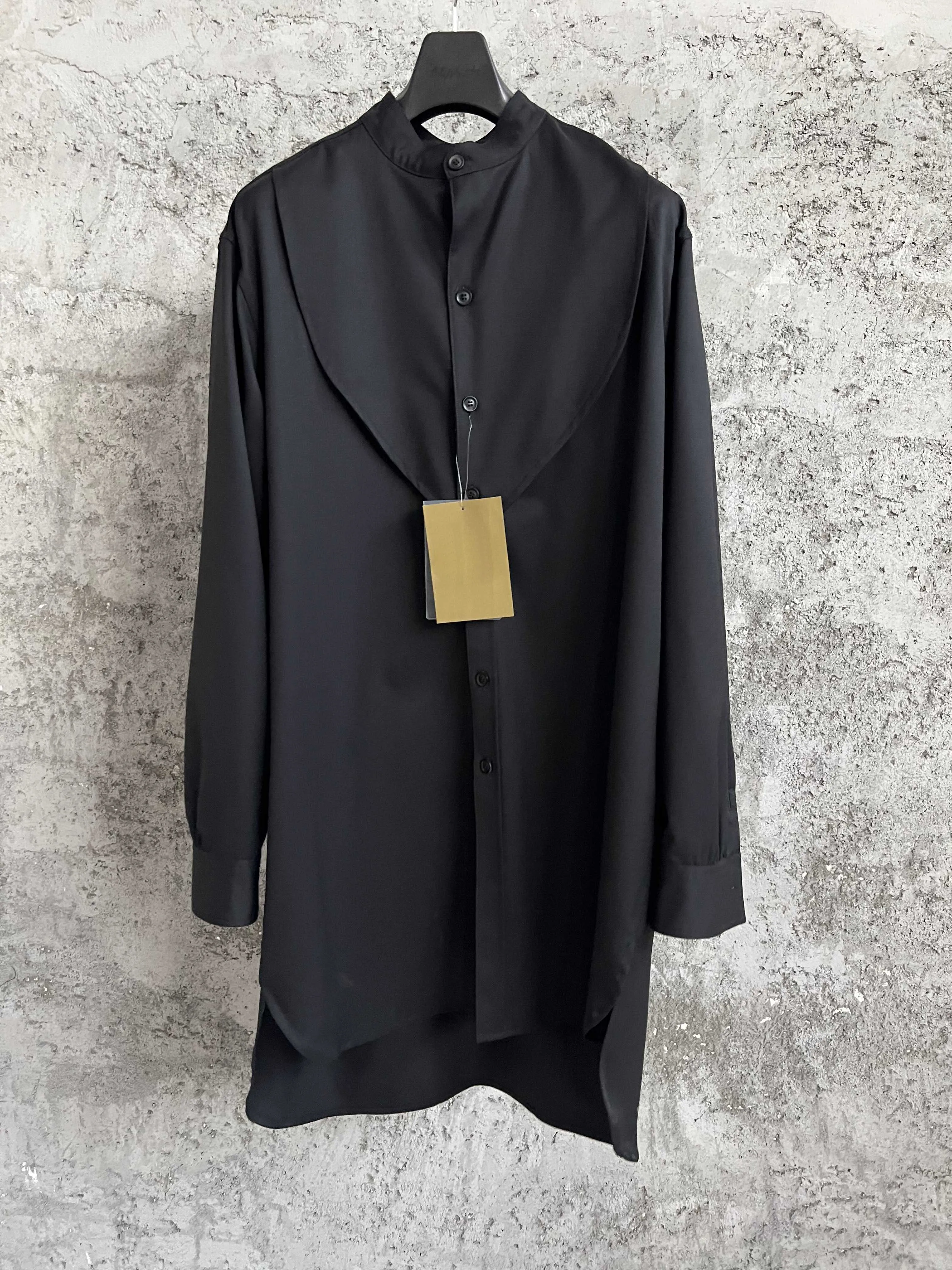 Original design, solid-color wool design, front opening, long-sleeved stand-up collar, elegant shirt