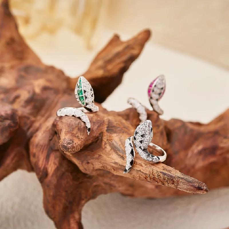 أوروبا أمريكا أزياء نمط خاتم المرأة سيدة البطانة الملونة مكعب الزركون مطلي الذهب الأسود المينا الثعبان Snakelike خواتم