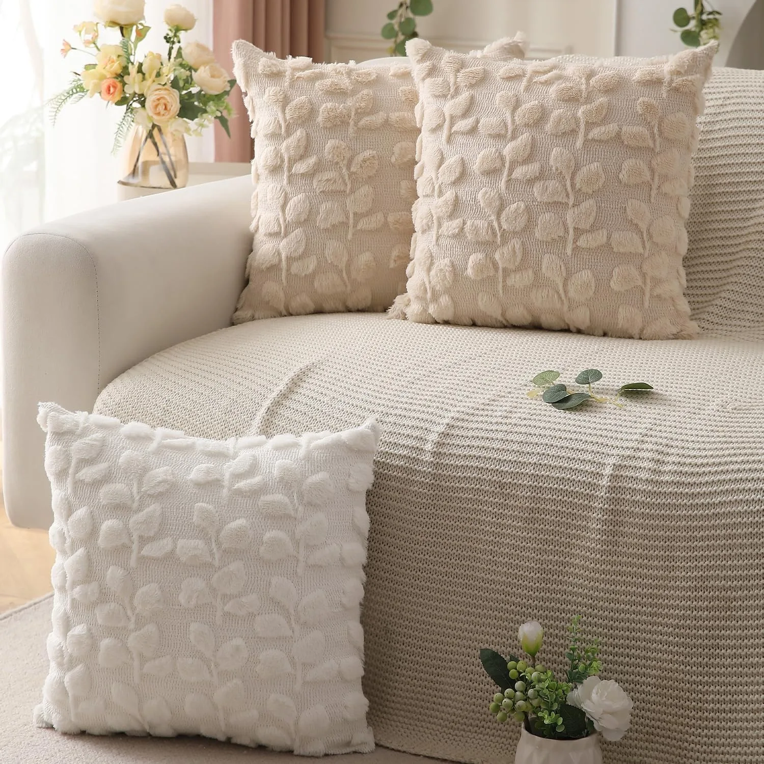 ปลอกหมอนอิงขนาด 18x18 นิ้ว ตกแต่งสไตล์ฟาร์มเฮาส์ สีครีมขาว ลายใบยูคาลิปตัส ผ้าพลัฌนุ่ม ขนเทียม ลายแจ็คการ์ด สำหรับฤดูใบไม้ผลิและฤดูร้อน
