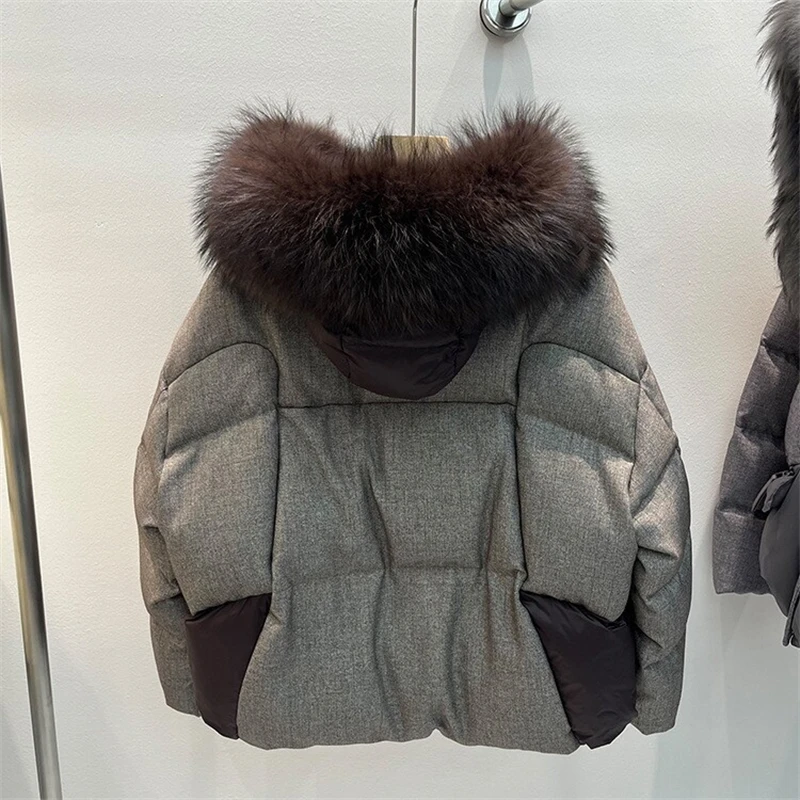 2026 Winter New Collection: High-Quality, Short, Loose-Fit, Thickened and Warm Down Jacket with a Large Raccoon Fur-Trimmed Hood