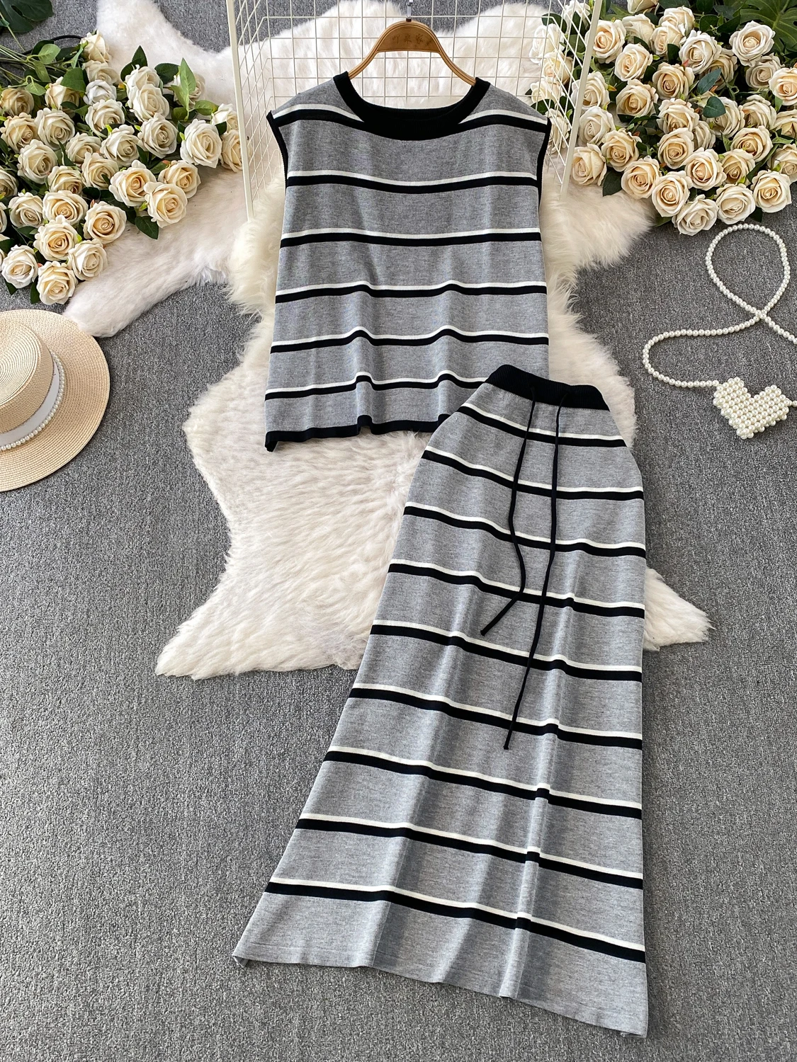 

Fashionable Striped Sleeveless Knitted Top And High Waist Midi Skirt Two Piece Set Slimming Effect Summer Outfit for Women