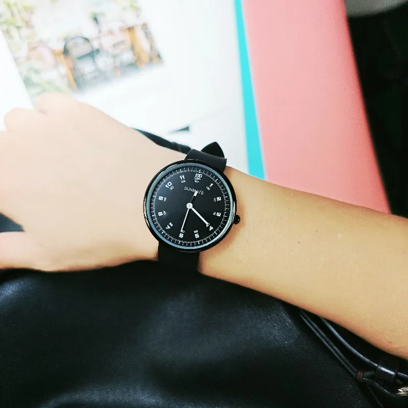 

Silicone Waterproof Watch, Suitable for Medical Staff, Students, and Both Men and Women - Military Timekeeping, 24-hour Format