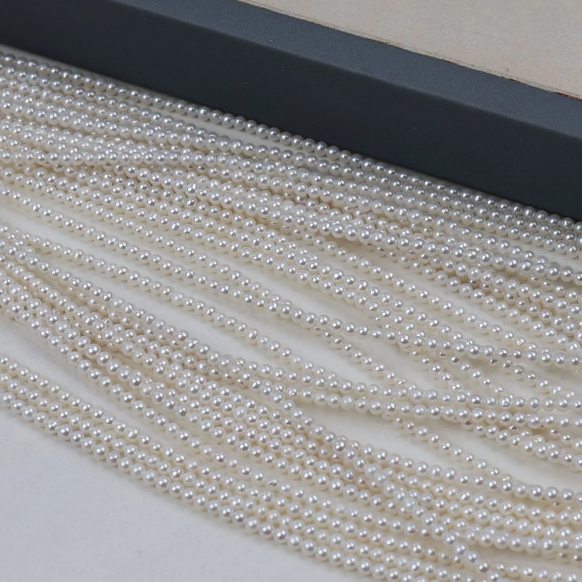 100 % natürliche Süßwasserperlen, 2–3 mm, zum Basteln von Schmuck, für DIY-Halsketten, Armbänder, Ketten und Ohrringe. – Detail 3