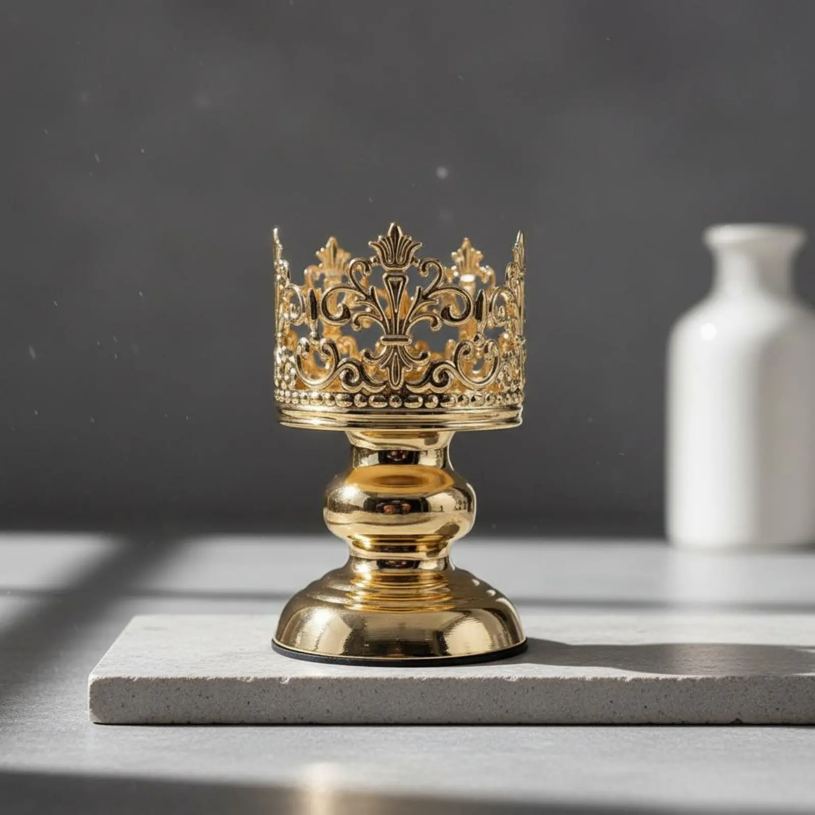 Crown Shaped Candle Holder Stable Base Metal Pedestal Candlestick Table Centerpiece House Decoration for Wedding