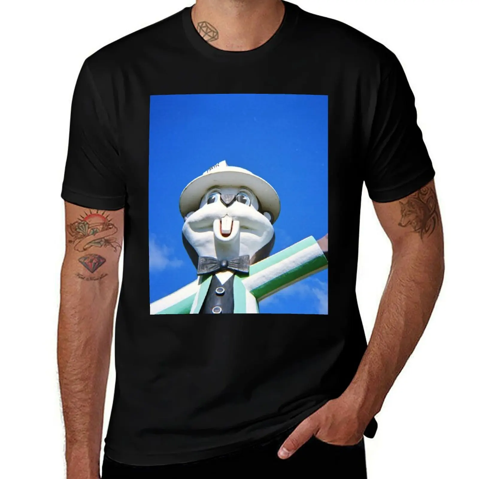 Giant Gopher Statue - Lomography Medium Format Diana F+ T-Shirt Sports Casual Breathable Tee Shirt T-Shirt
