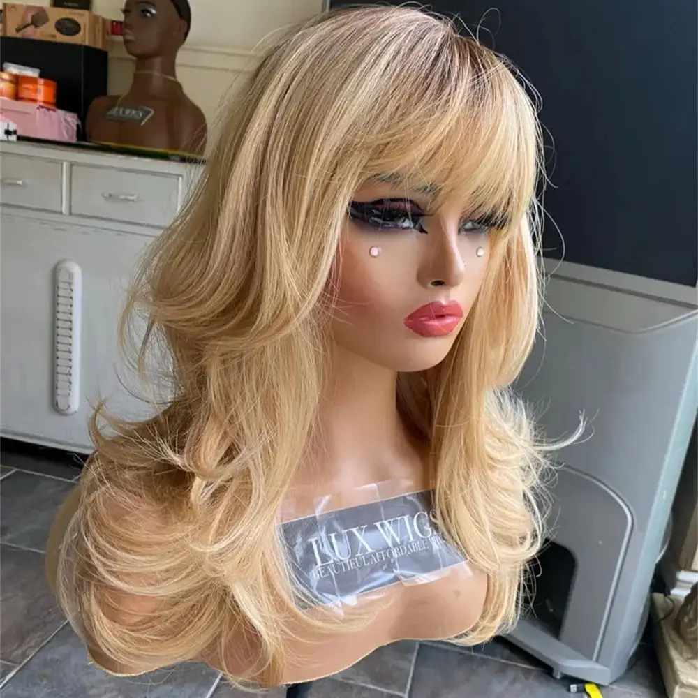 

Короткие волны Темно-золотисто-русый парик Мелирование Парик для косплея Парик для вечеринки с челкой Синтетический многослойный парик с бахромой Темные светлые корни