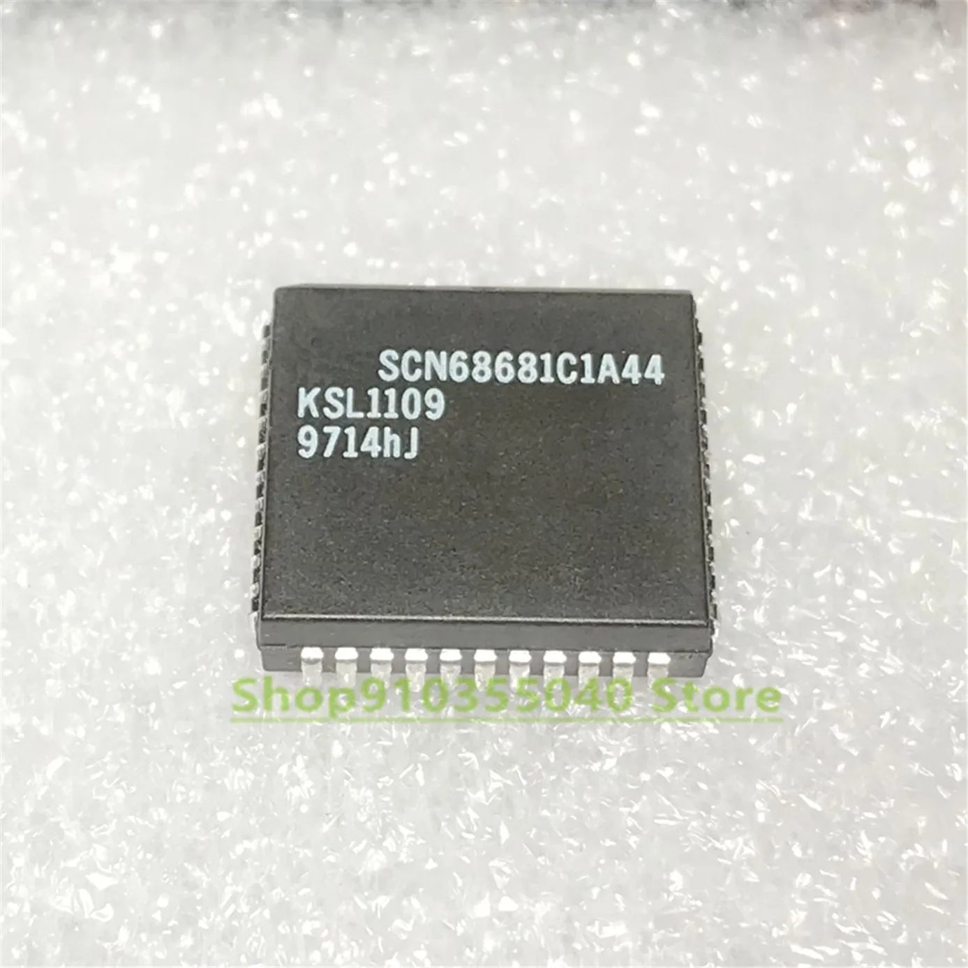 5PCS    SCN68681C1A44 SCN68681 PLCC-44