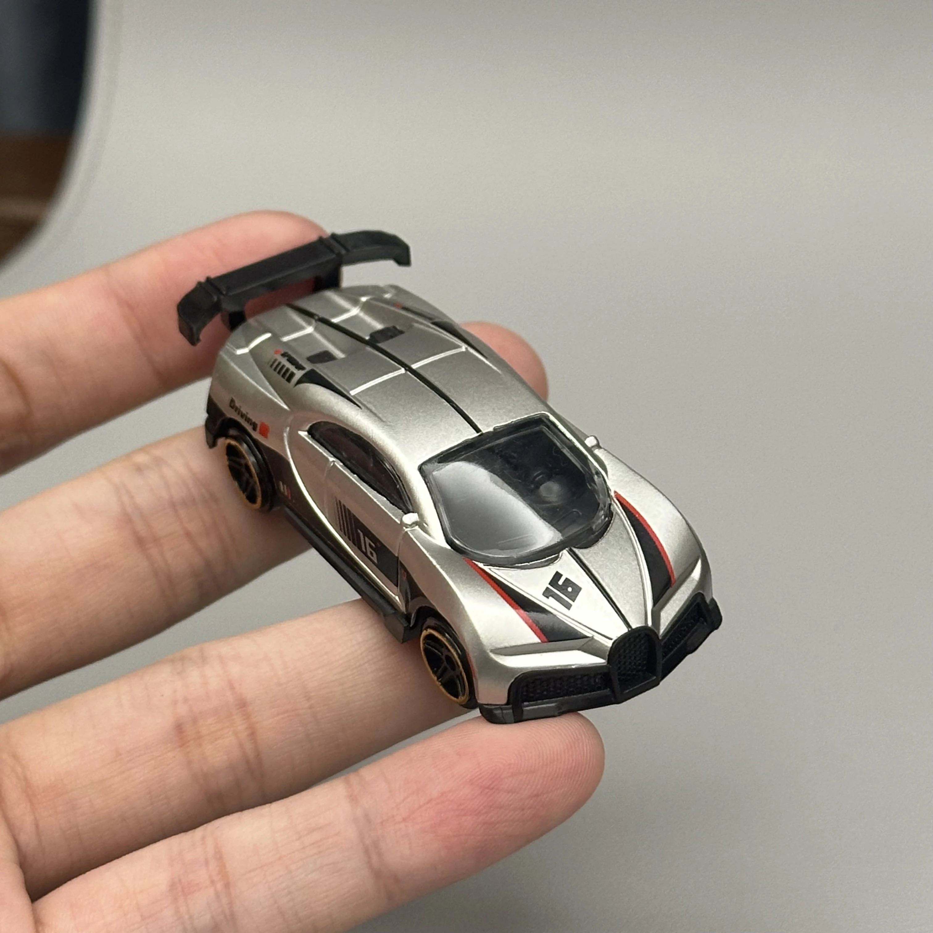 1:64 Chiron Diecast Alloy Racing Supercar Model High Detail Mini Vehicle Hobby Collection Desktop Decor Gift For Kids Boys