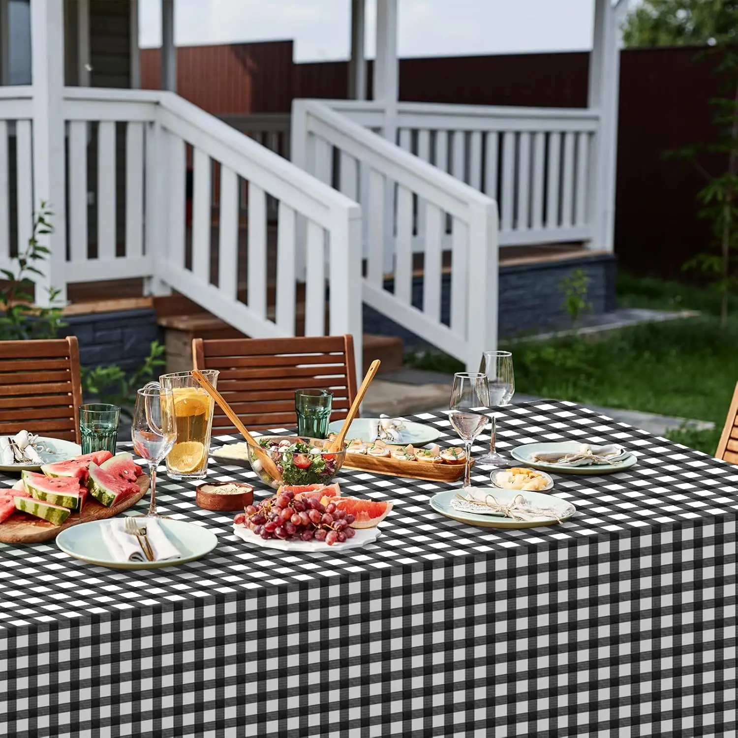 4 Pcs Rectangle Plastic Disposable Gingham Tablecloth, Plaid Cover for Wedding Banquet, Holiday Picnic Dinner In Two Sizes
