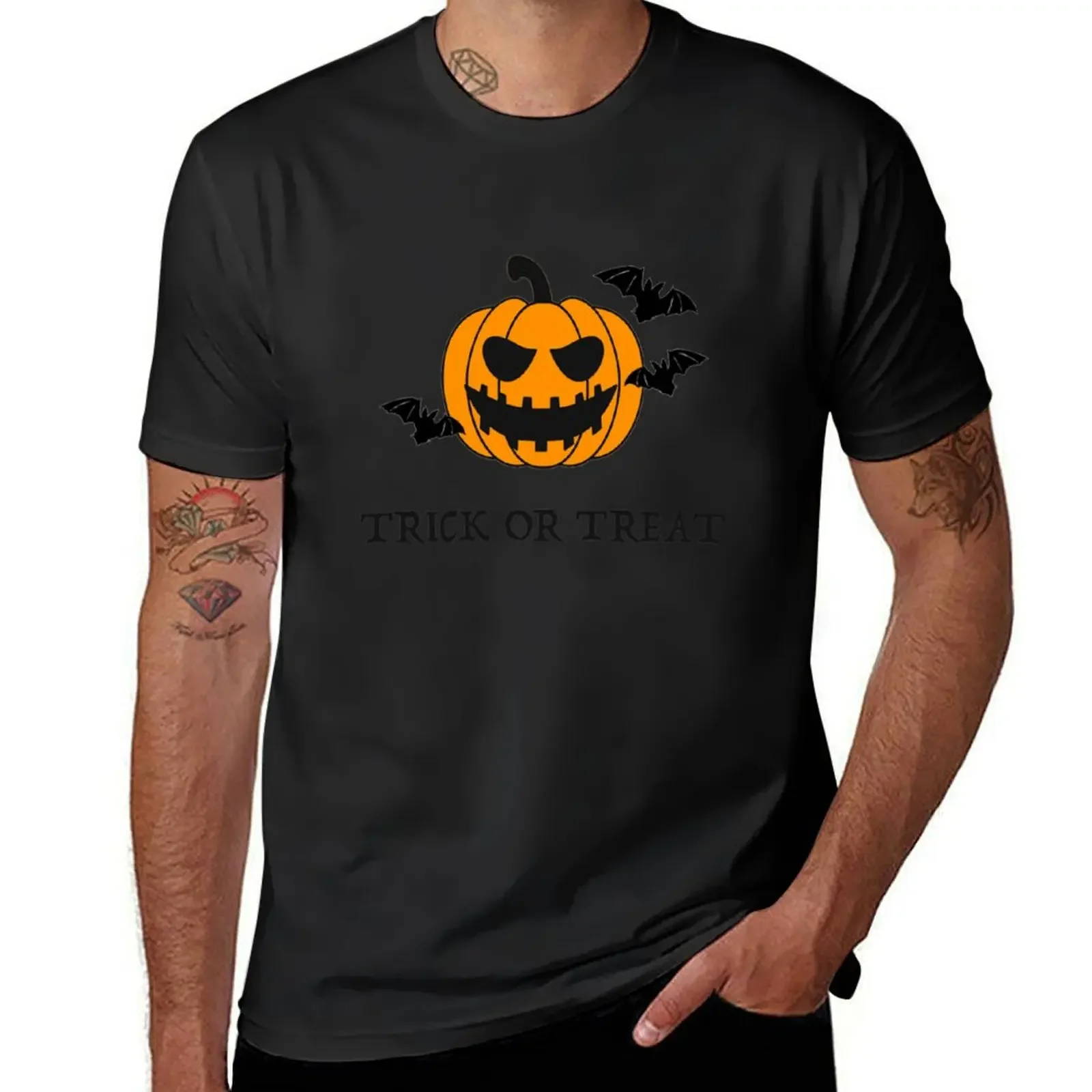 crazy pumpkin head with fluttering bats. Perfect design for the upcoming Halloween celebration with friends and family. T-Shirt