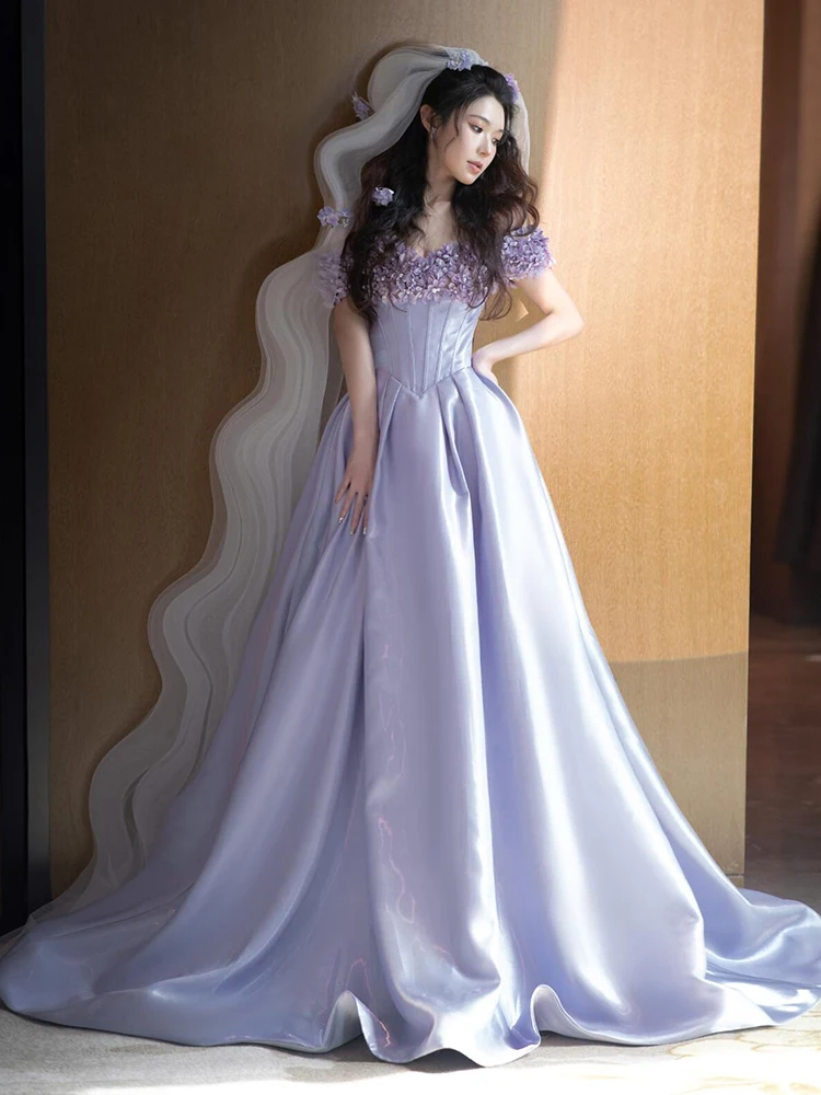 ชุดเดรสสีม่วงแบบไหล่เดียว รุ่น Princ Dr ประดับดอกไม้ 3 มิติ ชุดแต่งงานสุดหรูสำหรับพิธีและงานแสดง