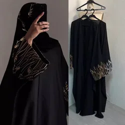 2024 nowe czarne szaty muzułmańskie złote haftowane arabskie szaty moda nad szatami Abaya z chustą na głowę