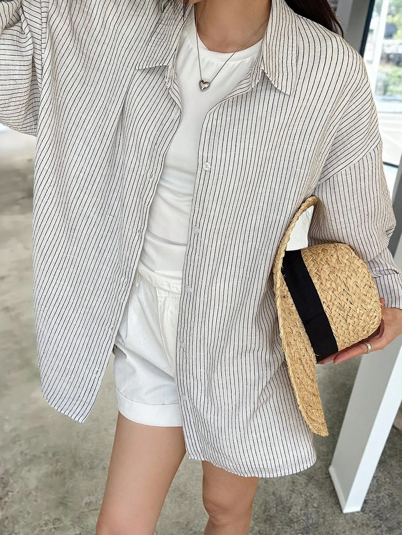 

Свободная полосатая рубашка с длинными рукавами и пуговицами спереди для женщин