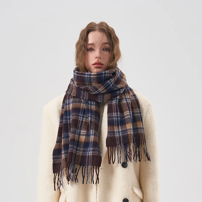 2023 Winter New Style Outwear Simple Plaid Fleece Scarf Nordic Classic Contrast Checkered Plaid Warm Couple Neck Scarf for Women