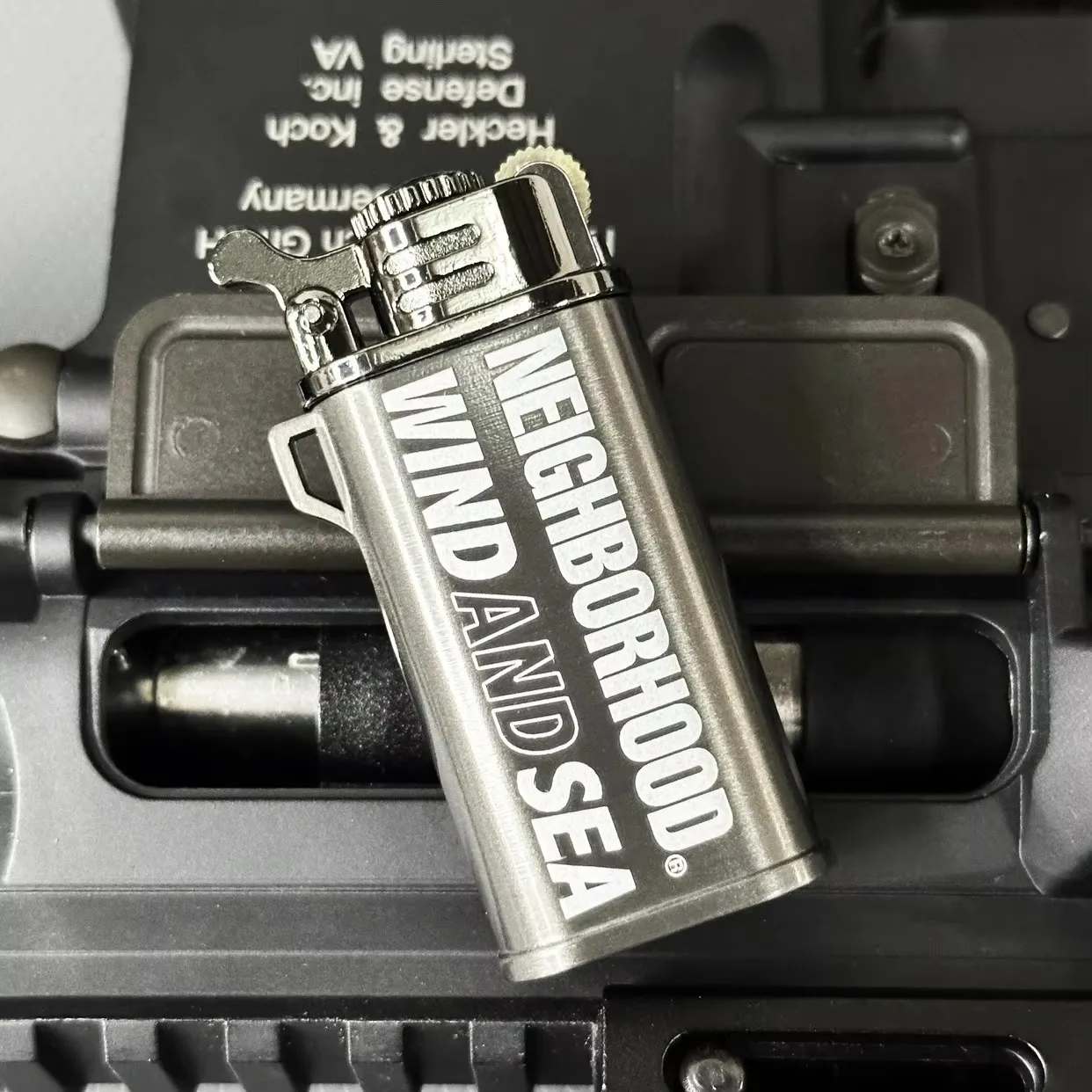 

Creative Trendy Brand Metal Grinding Wheel Gas Windproof Lighter With Unique Design Compact and Personalized Blue Torch Lighter