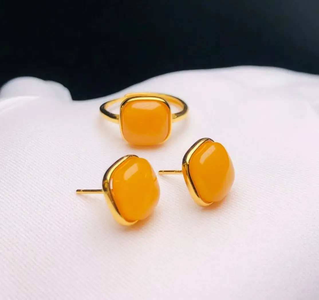 

Sterling Silver Set with Natural Amber Square Cut Ring and Earrings Ring Diameter 10.5mm Earring 10.3mm