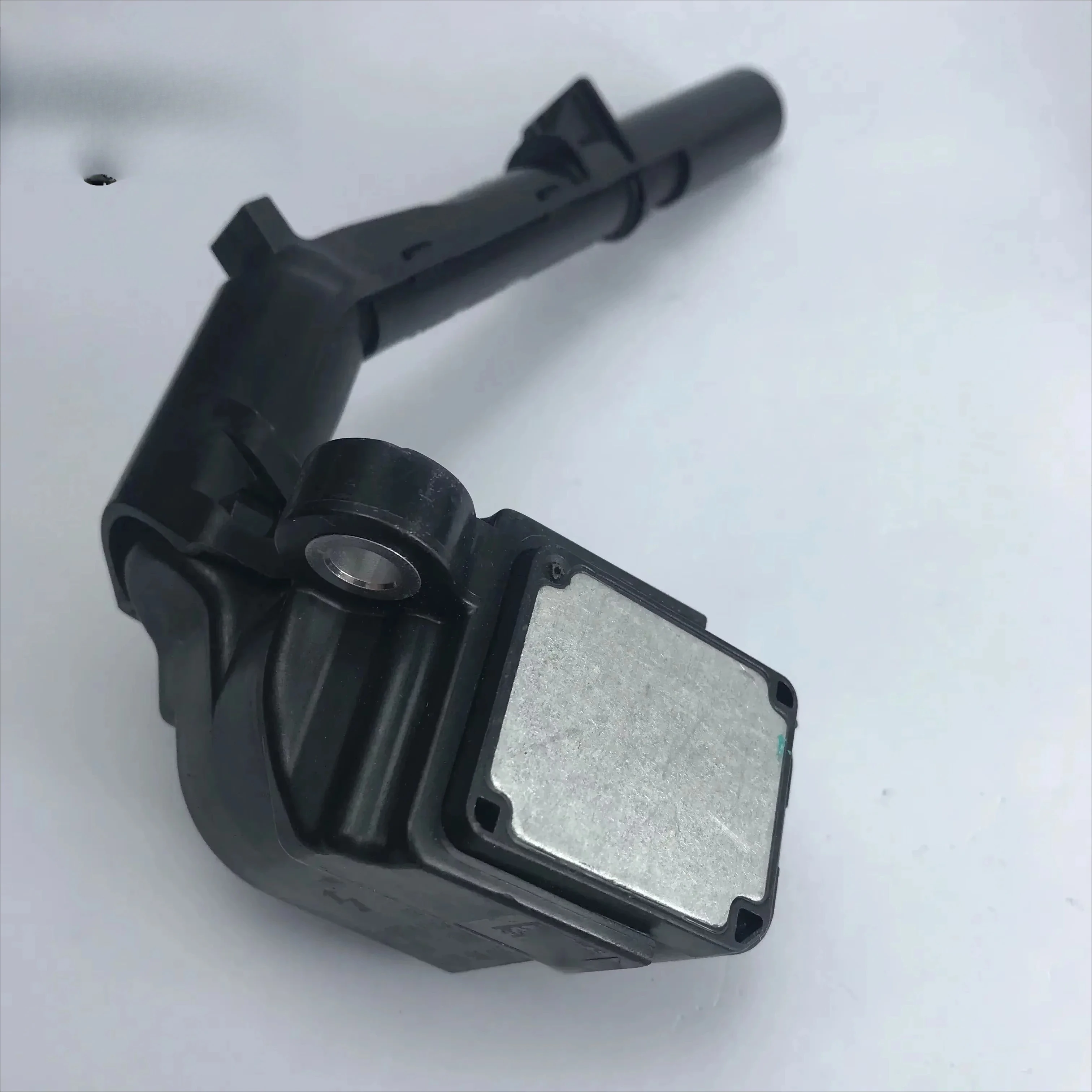 

High-Quality A2749060600 (2749060600) Automobile Ignition Coil-Fit for Mercedes-Benz C300, CLA250, E300 2.0L