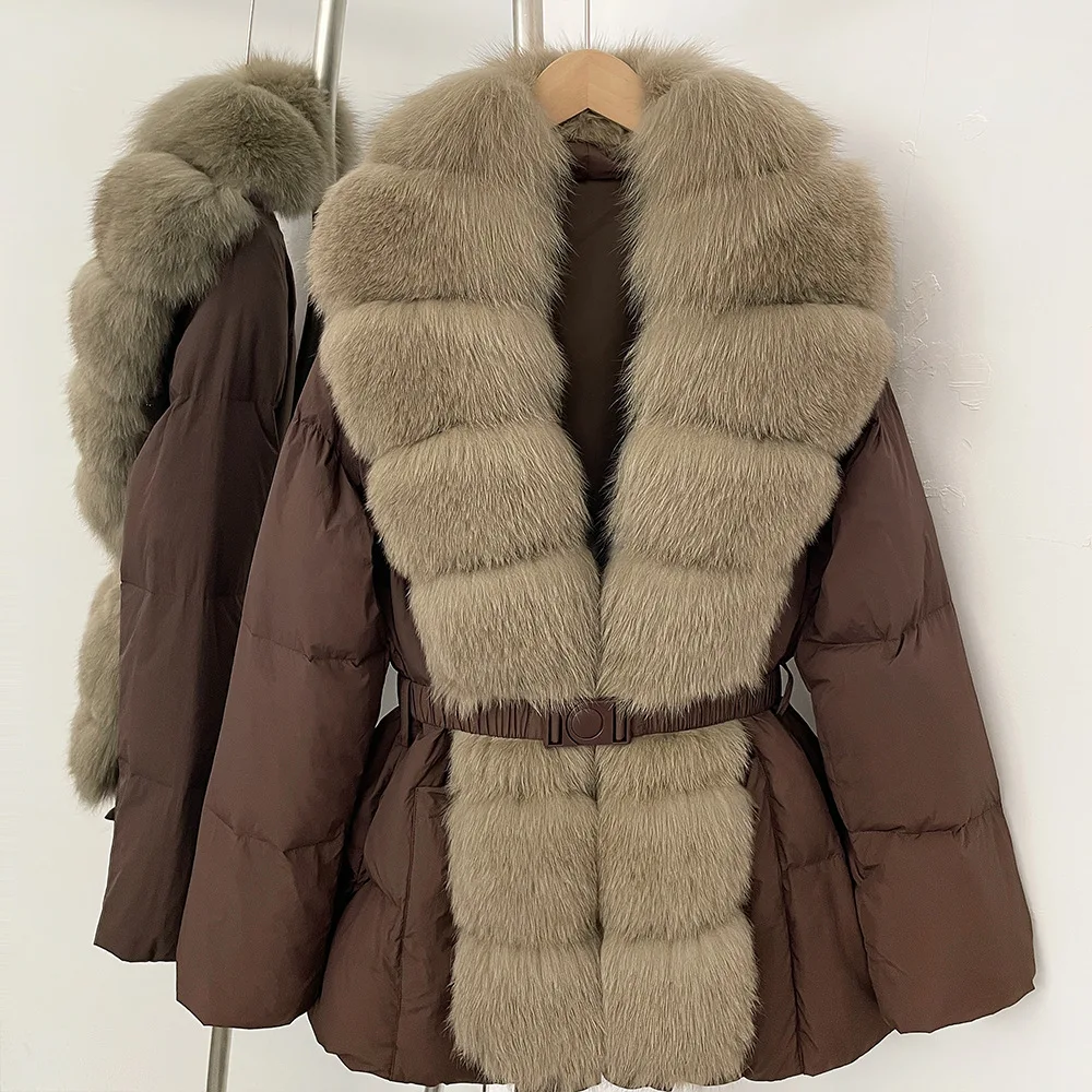 سترة نسائية شتوية لعام 2025 بخصر طويل مع ياقة من فرو الثعلب على الموضة الفرنسية #1