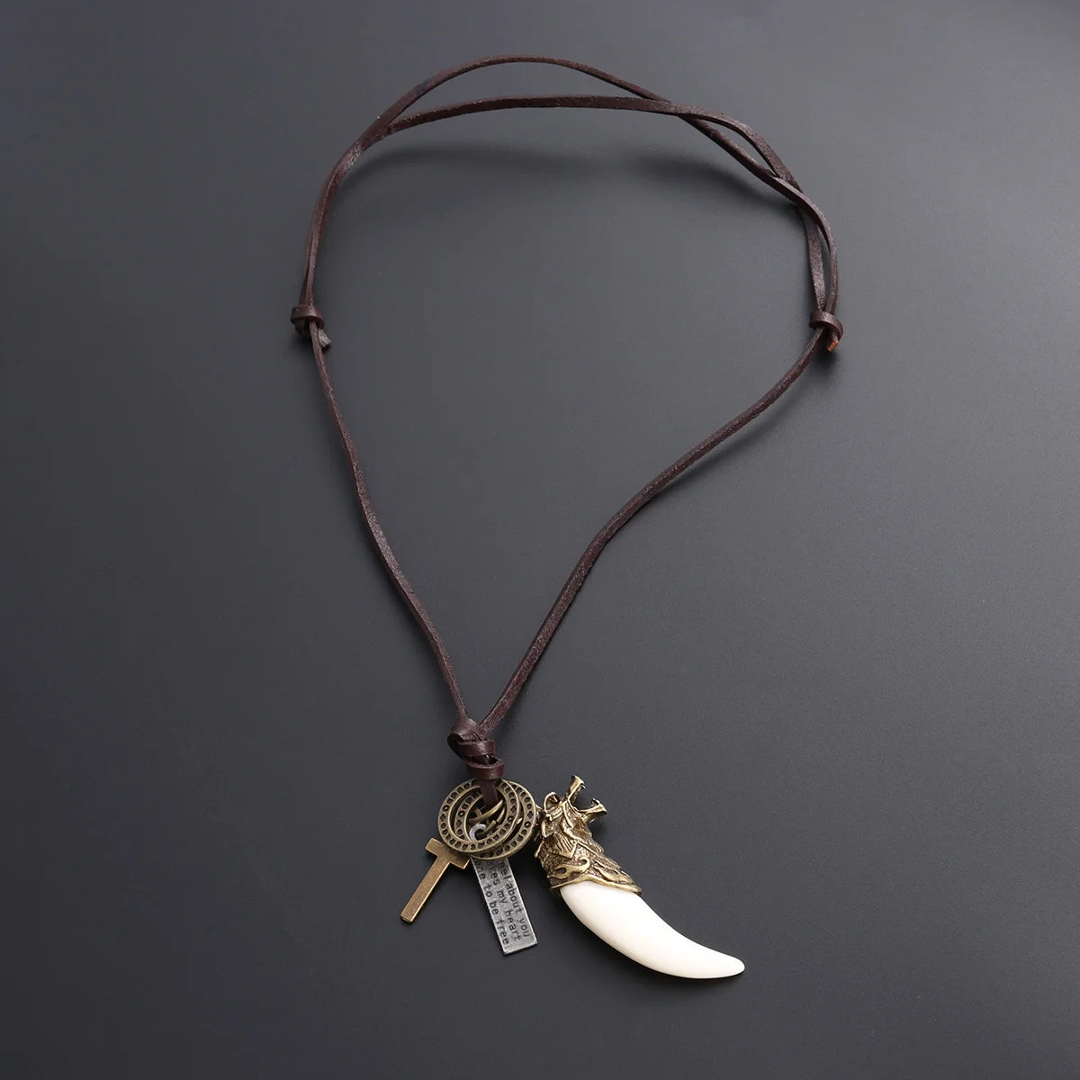 Kalung Pengerjaan Halus Liontin Rantai Sweter Pria Klub Malam Punk Halus