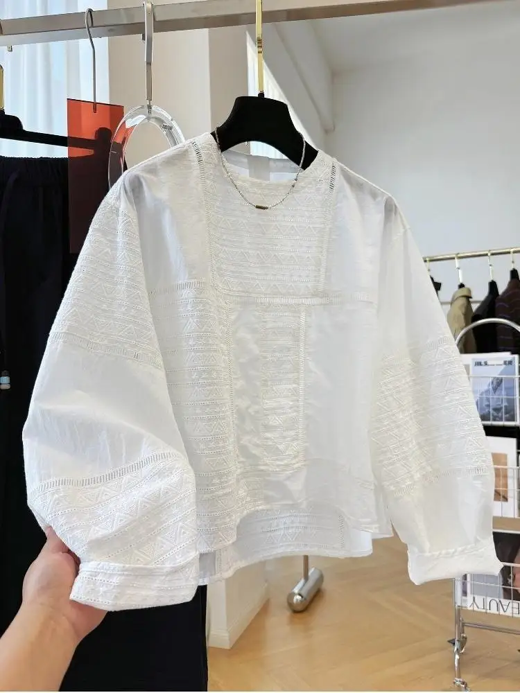 

Heavy Industry Hollow Hook Flower Embroidered Round Neck Shirt for Women Early Autumn Long Sleeved Blouse Top