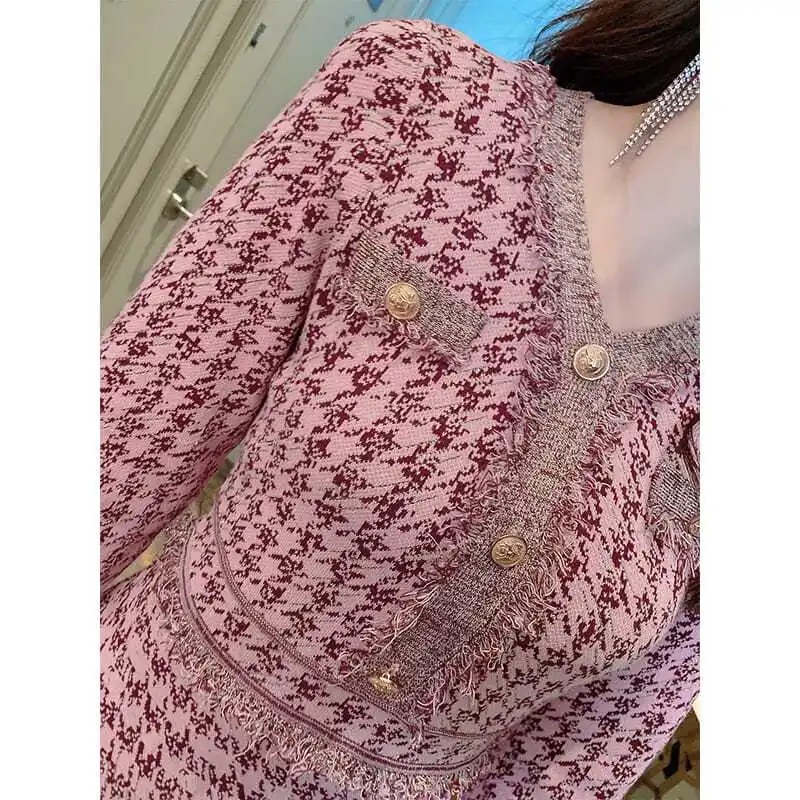 2024 New Autumn Women\'s Small Fragrant Knitted Dress with V-neck Small Height and Waist Fashionable Age Reducing Skirt
