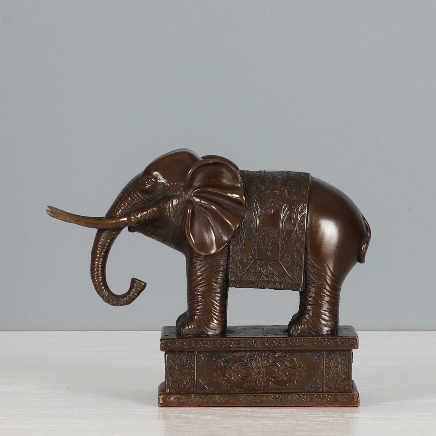 

Bronze Elephant Statue Figurine Wildlife Animal Sculpture Small Handicrafts for Home Decoration Gifts