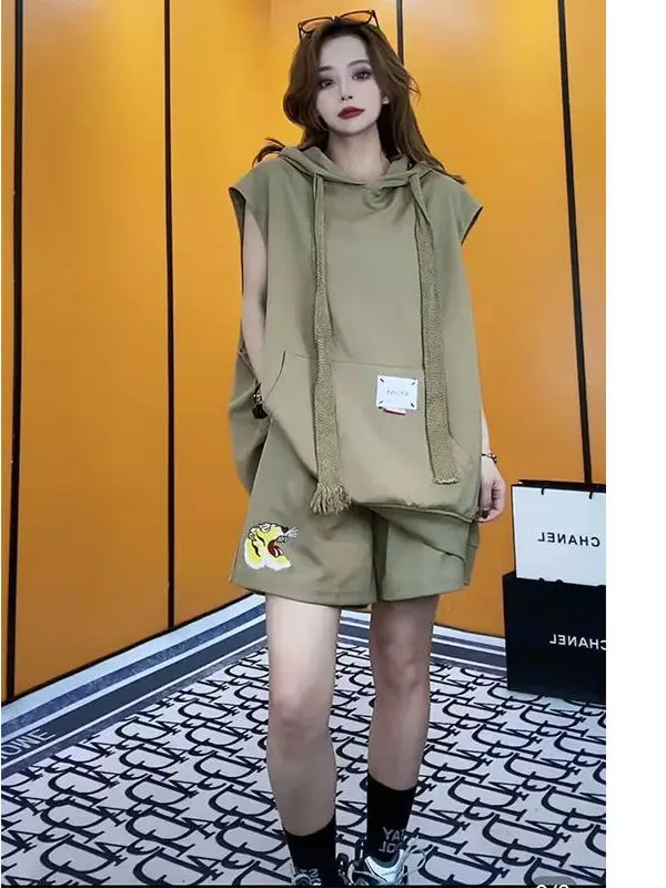 

plus Size Women's Summer Outfit 300 Pou Svel Hooded Vest orts Set Elastic Waisand Two-Piece Set Faionable Casu...
