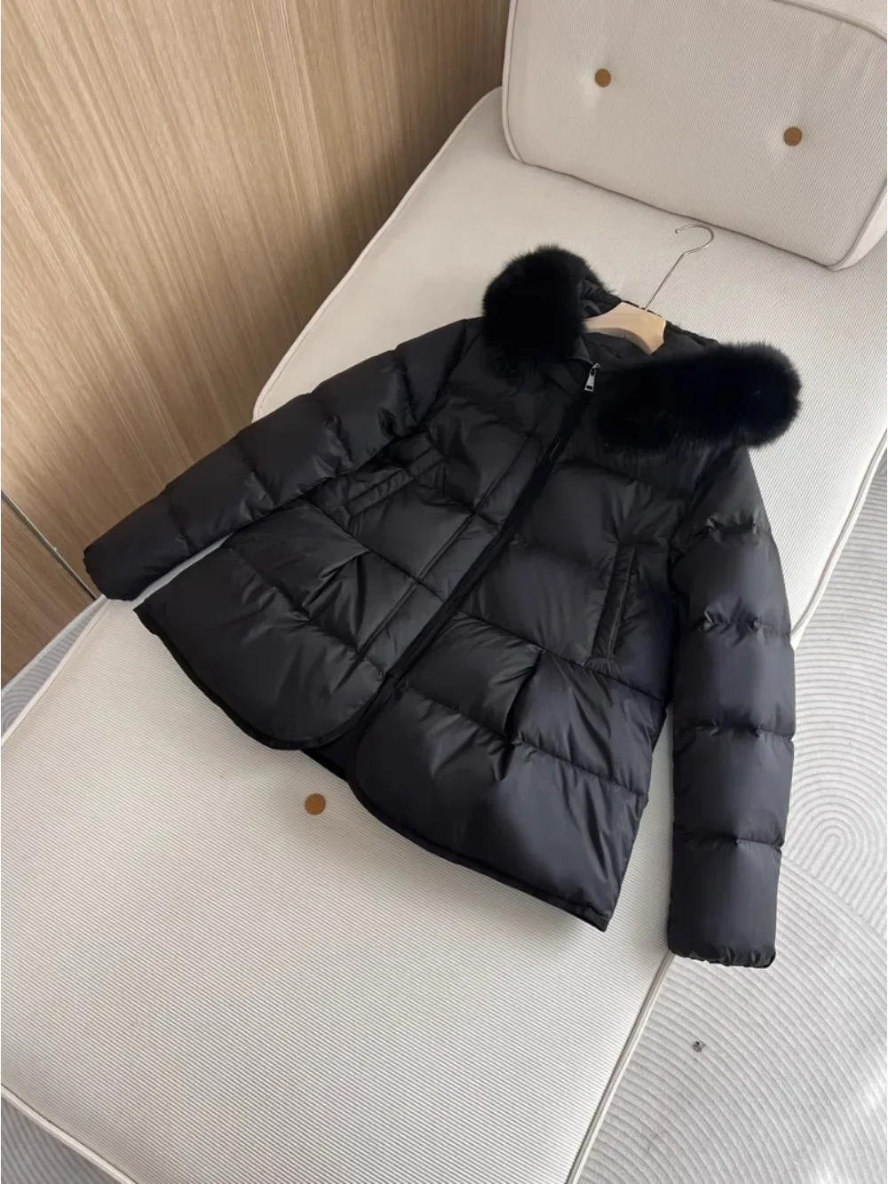 2024 New Winter Women Slim Hooded Short Warm White Duck Down Cropped Jacket Real Fur Fox Fur Collar A-line Cape Puffer Coat