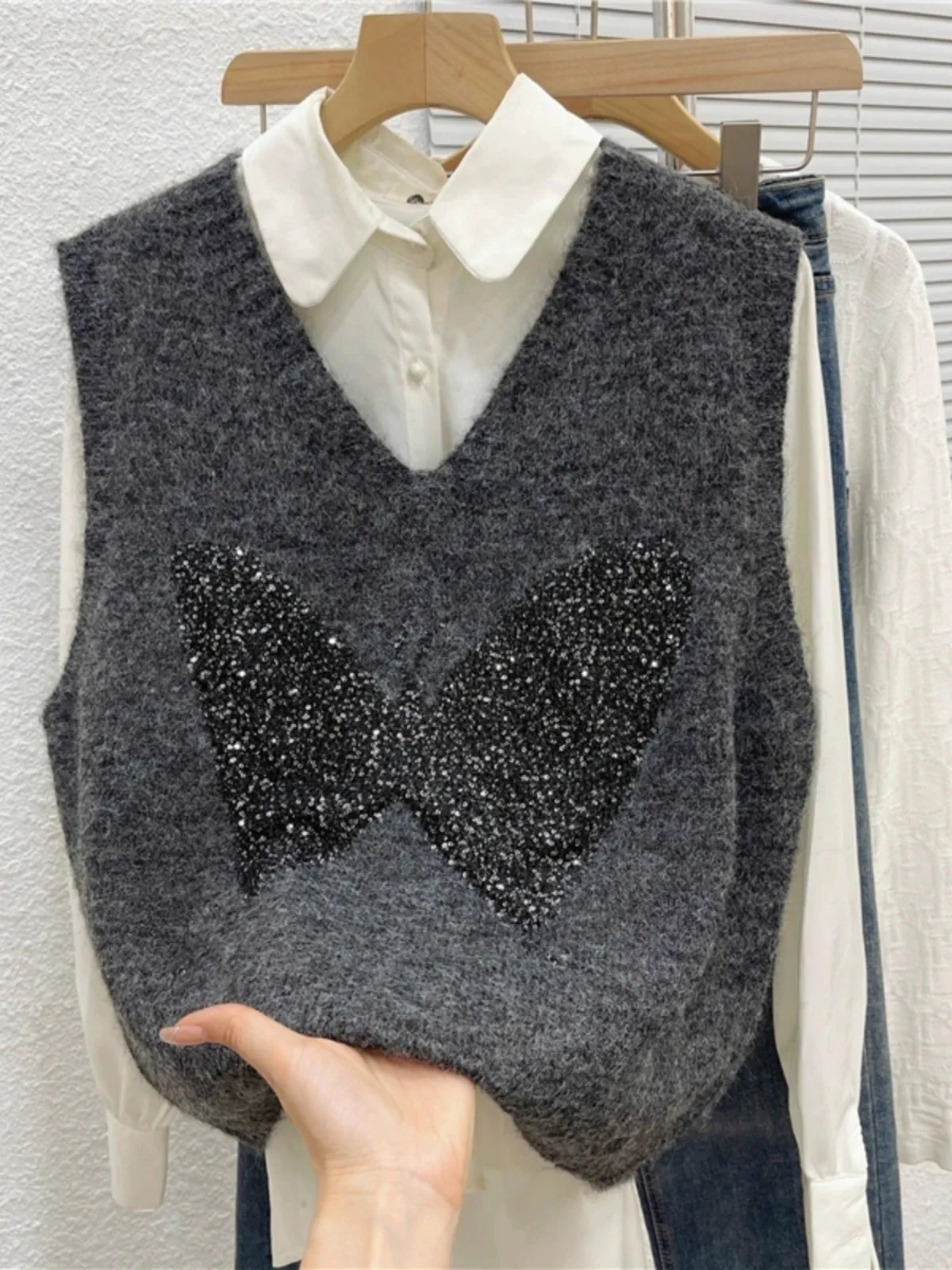 Early Autumn Women's V-Ne Knitted Sweater Vest Winter Outerwear Small Size High-End Feel Commute Korean Sle Loose Fit
