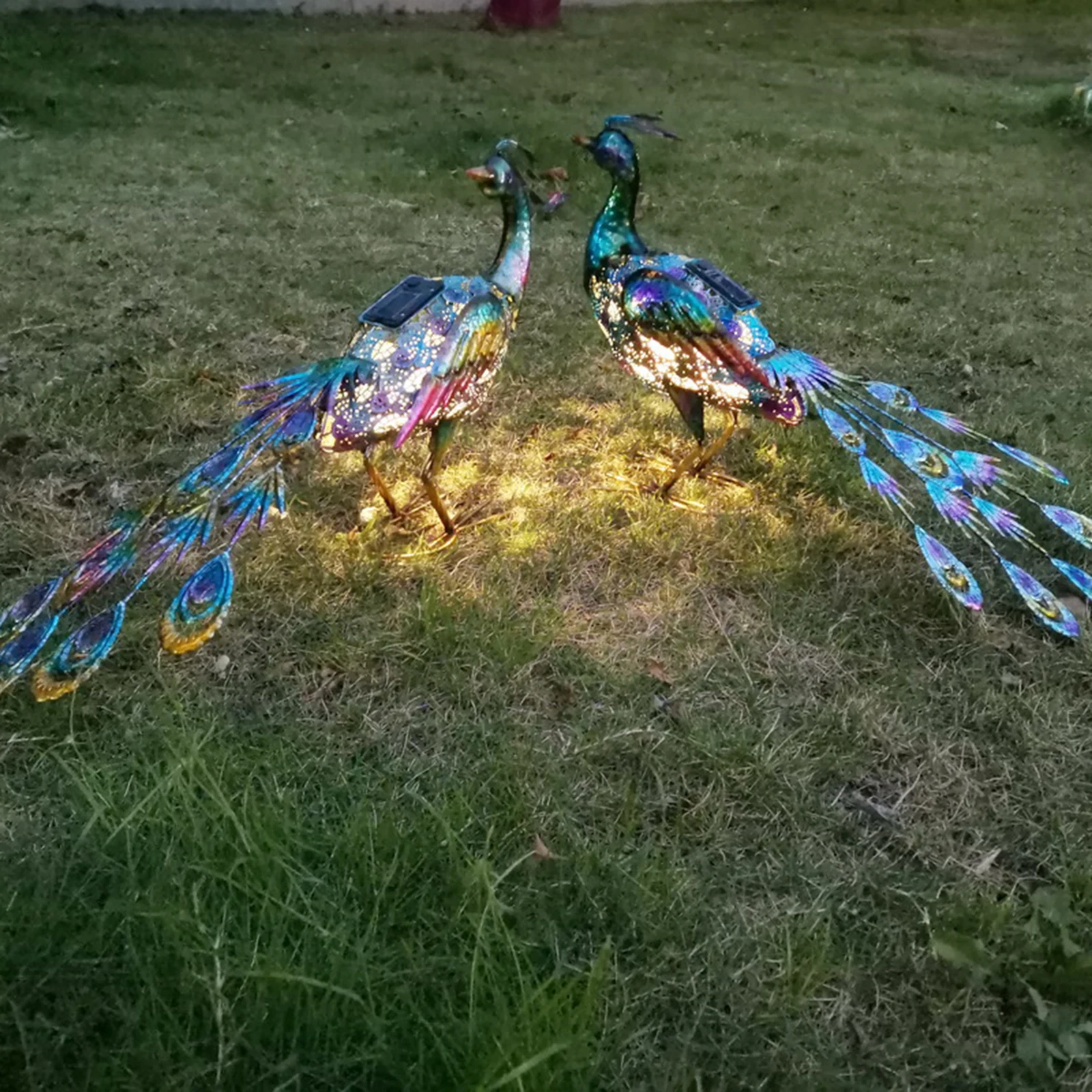 Solar Lights Handcrafted Peacock Statues Garden Home Decoration Outdoor Lamp Hollow Figurine Path Lawn Metal Sculpture