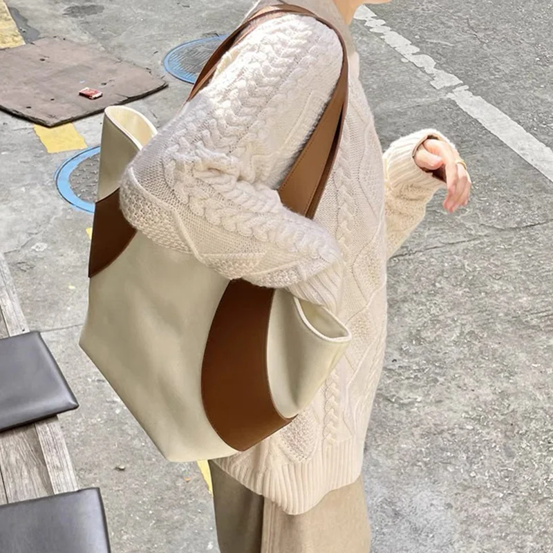 Fashion Stitching Canvas Large-capacity Designer Bags Fan-shaped All-match Commuter Tote Bag for Women 2023 Summer New Totes