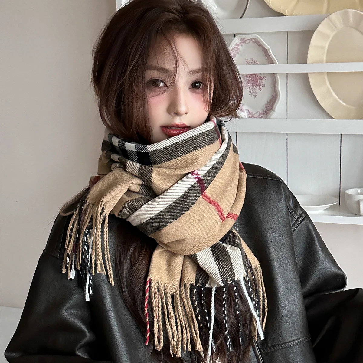 

2024 New Fashion Luxury Brand Women Scarf Winter Warm Shawls Imitation Cashmere Stripe Designer Wrap Foulard Scarves Neckerchief