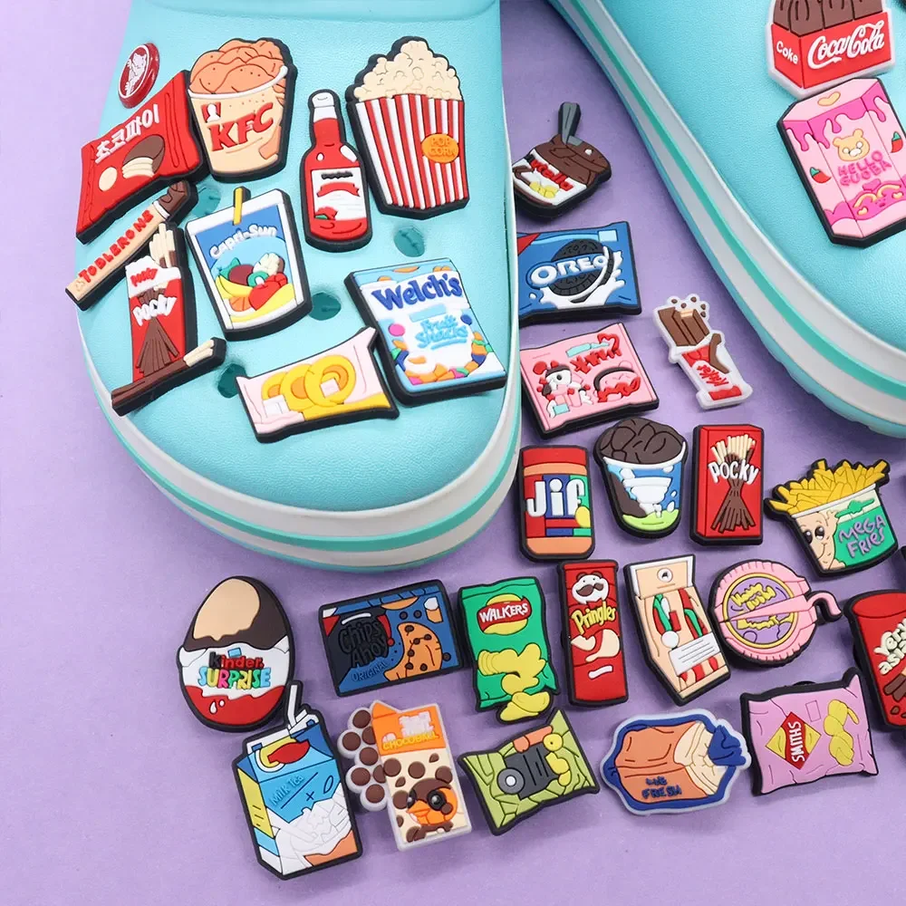 1 قطعة لذيذ كوكي المقلية الدجاج الشوكولاته بار الحلوى الأطفال بولي كلوريد الفينيل إبزيم حذاء السحر تسد اكسسوارات تناسب النساء الصنادل #5