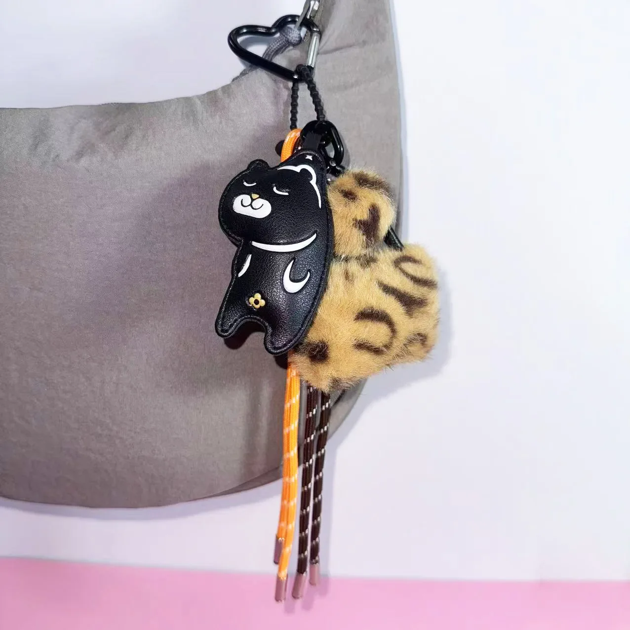 

Bag Charms Luxury Bag Chain Dog Pendant for Loewe Bag Women Handbag Purse Keychain Man Backpack Wallet Decoration