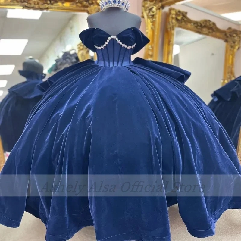 Customized Arabic Navy Blue Velvet Prom Dresses Off Shoulder Crystal Floor Length Party Ballkleider 15 años quinceanera 2024