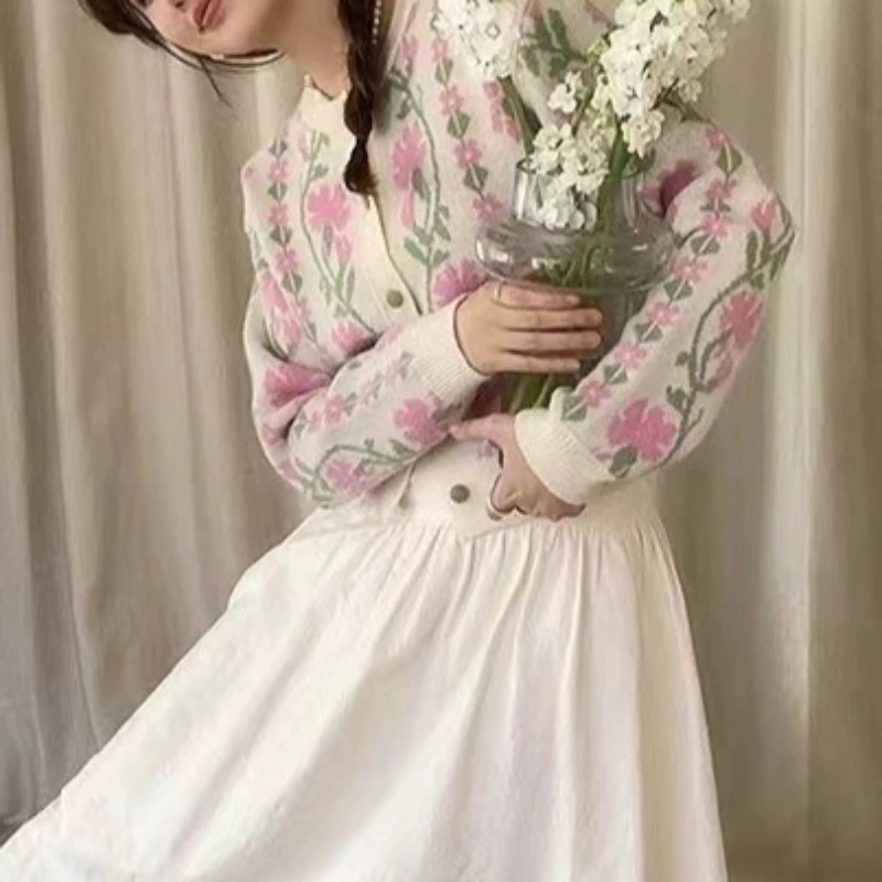 

Beige Knit Cardigan Women's Spring and Autumn 2025 Retro Japanese Lazy Wind Loose Sweater Jacket