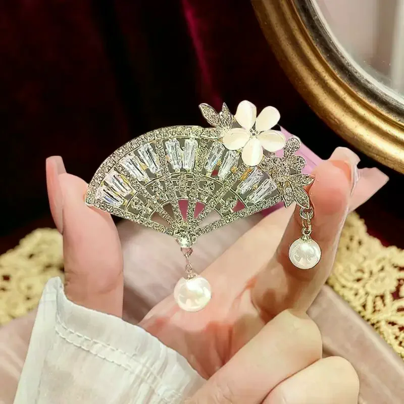 Chinese Style Fashion Luxury Rhinestone Fan-Shaped Brooches For Women Clothing Coat Accessories