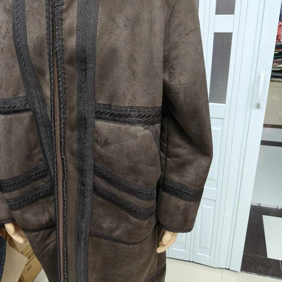 الجملة 2026 Cuntom OEM الشتاء سميكة وممتدة الجلد المدبوغ الرجال رداء سترة دافئة مقنعين جيب الشتاء رداء