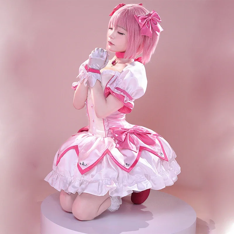 Puella Magi Madoka Magica ชุดเดรสสีชมพูชุดคอสเพลย์ผู้หญิงสั้นของเด็กผู้หญิงมีมนต์ขลัง