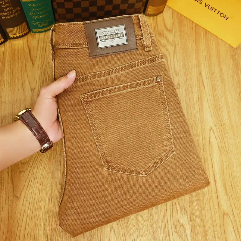 

Осенние модные легкие роскошные мужские джинсы цвета хаки, эластичные повседневные брюки кофейного цвета на маленьких ногах
