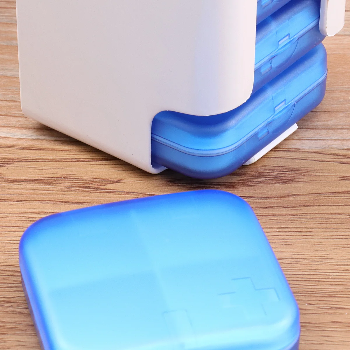 

1Set Travel Pill Organizer Case Portable Medical Storage Box 7 Layers 28 Compartments Medicine Storage Pink Case