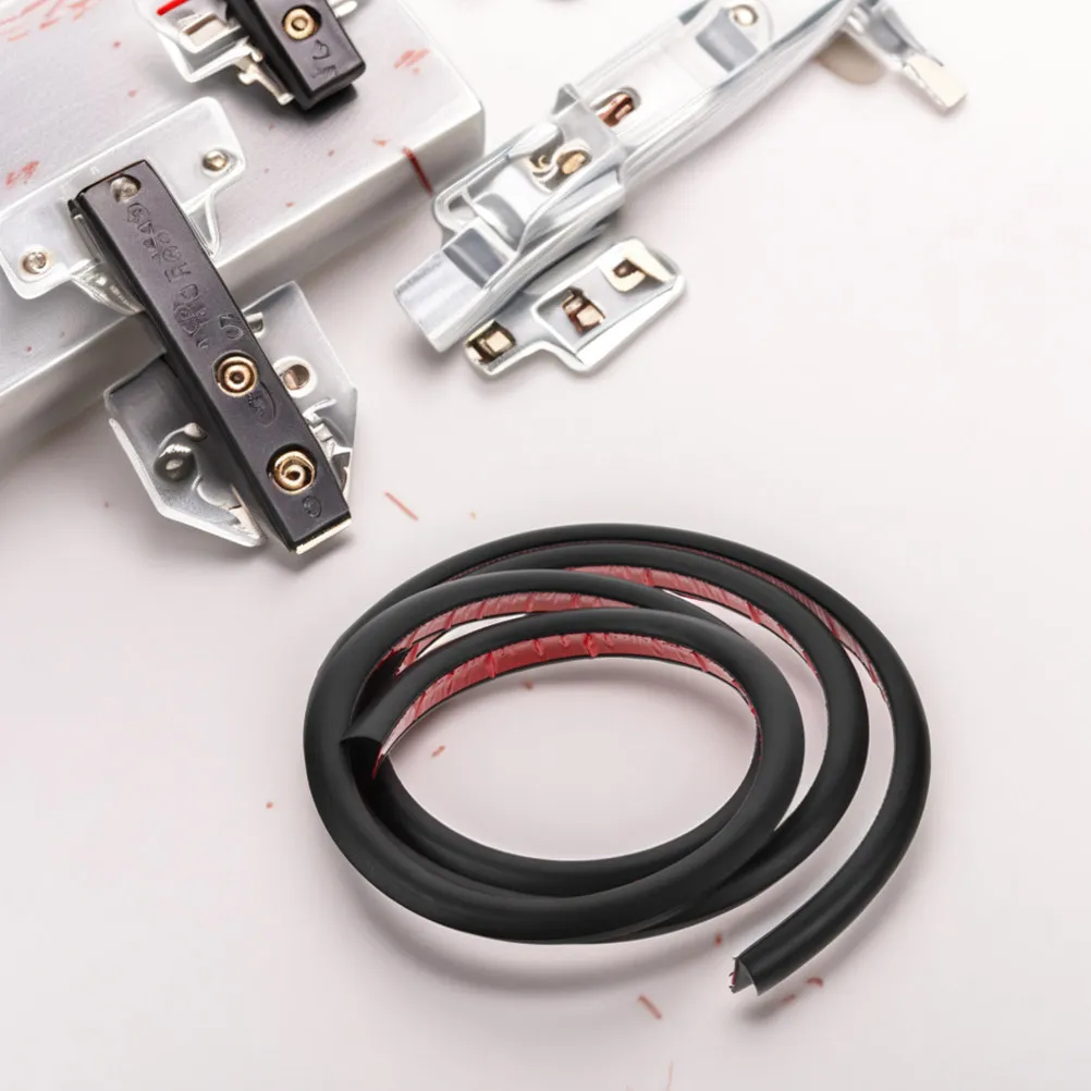 

2 шт. резиновые уплотнители для дверей автомобиля с изогнутыми краями, водоотводители, крепления для мотоциклетных кофров, мини-водостоки для навесов